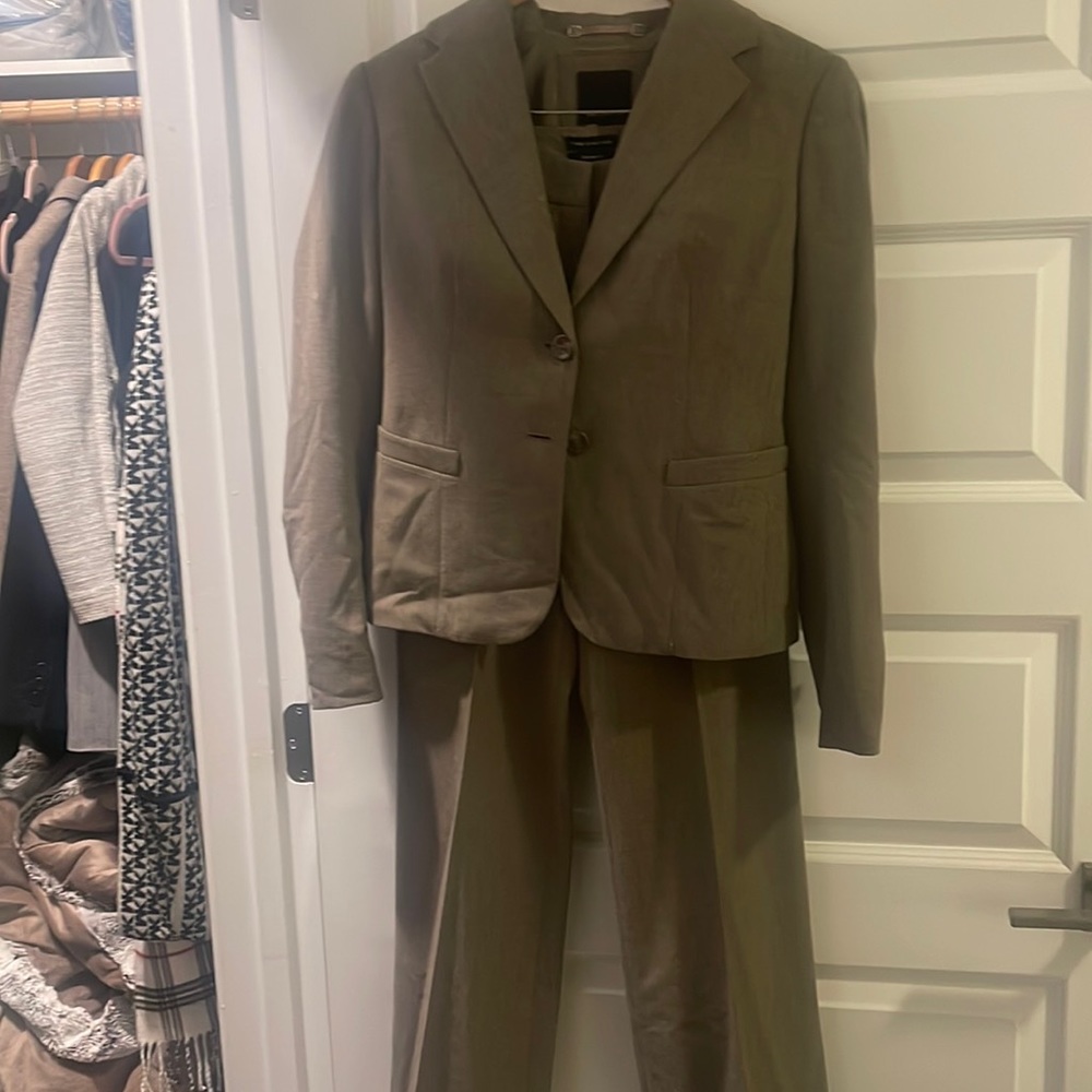 Limited. NWOT. Business suit.